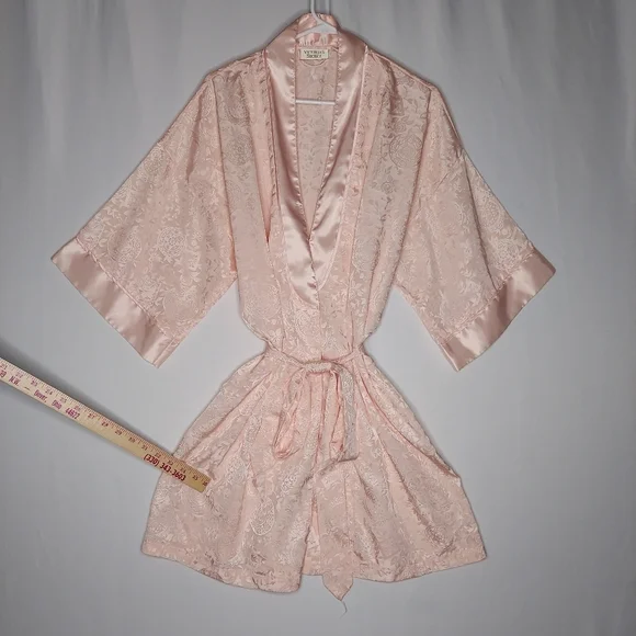 Vtg Victoria's Secret Satin Robe OSFM Jacquard Pink Satin Belted Short FLAW HOLE